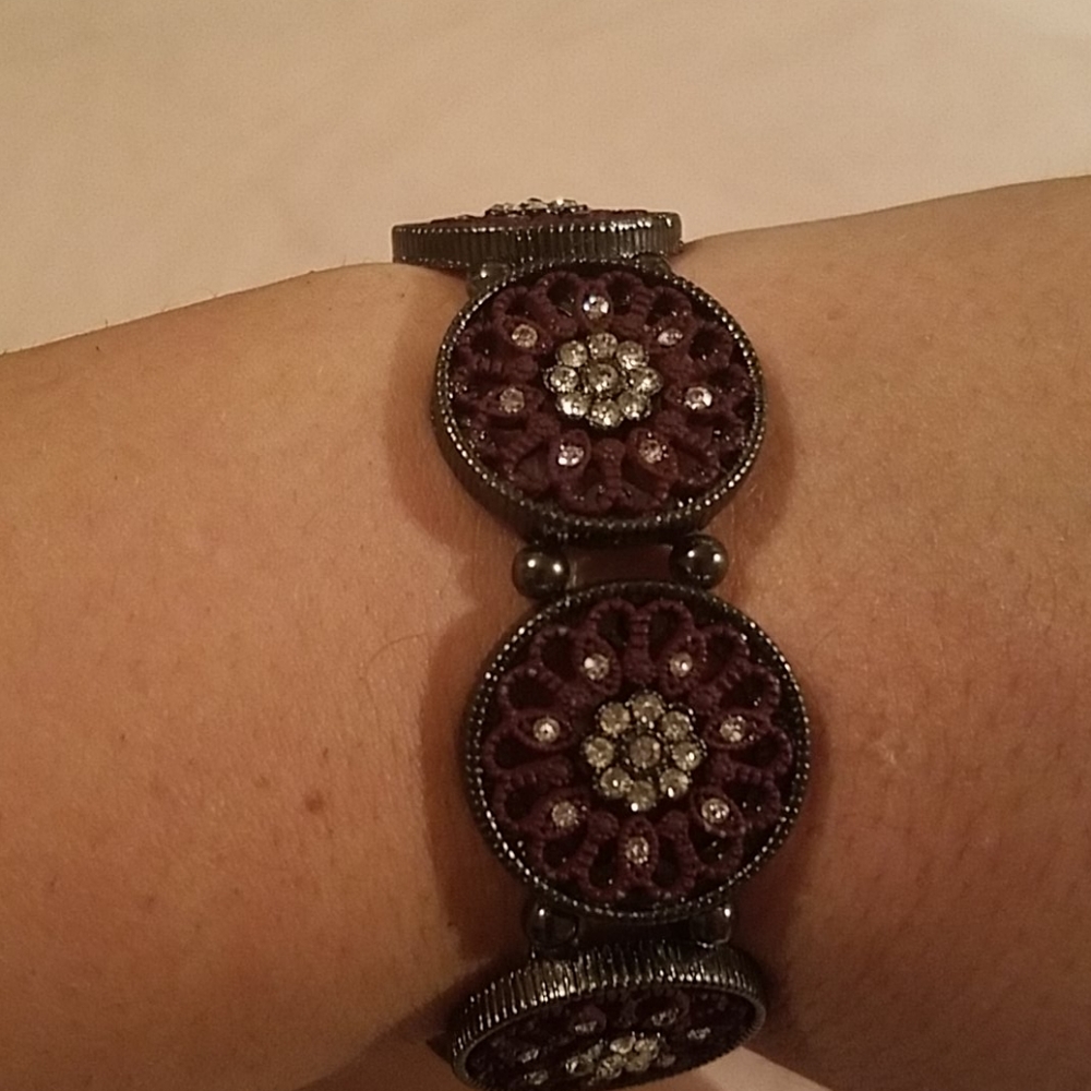 Charming Charlie NWT Purple Stretch Bracelet